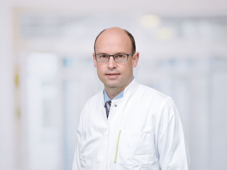 Prof. Ernst von Dobschütz, Chefarzt des Zentrums für Endokrine Chirurgie im Evangelischen Amalie Sieveking Krankenhaus, Hamburg