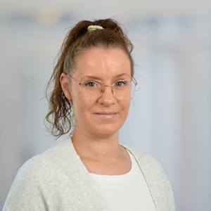 Portraitfoto Franziska Völz, Pflegedienstleiterin Feierabendhaus Volksdorf, Hamburg