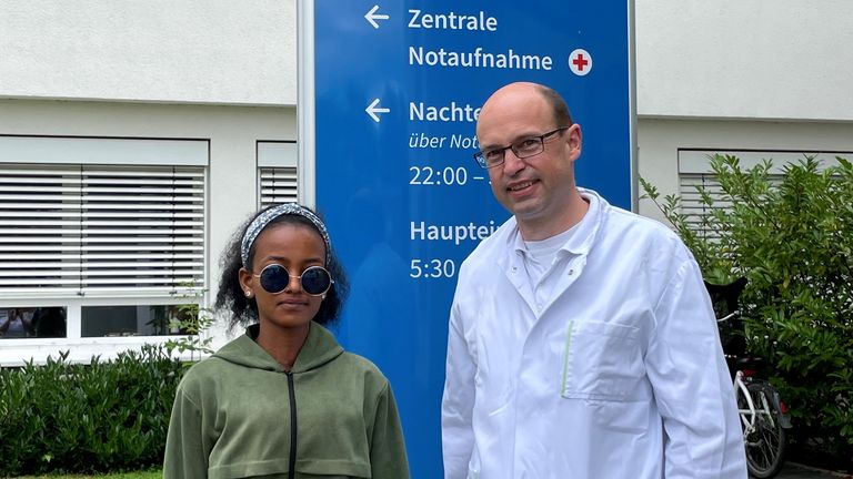Junge Eritreerin wurde von Prof. Ernst von Dobschütz an der Schilddrüse operiert Junge Eritreerin wurde von Prof. Ernst von Dobschütz an der Schilddrüse operiert